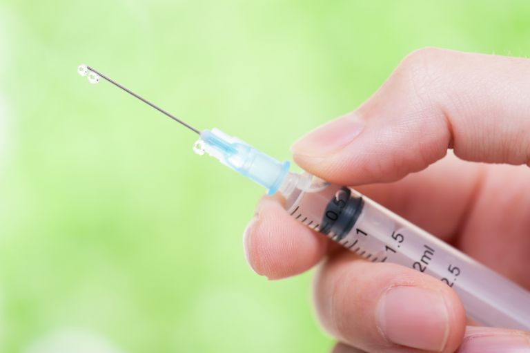 フランスのワクチン接種：積極的な推進と懸念